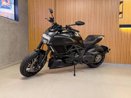 DUCATI DIAVEL DARK 